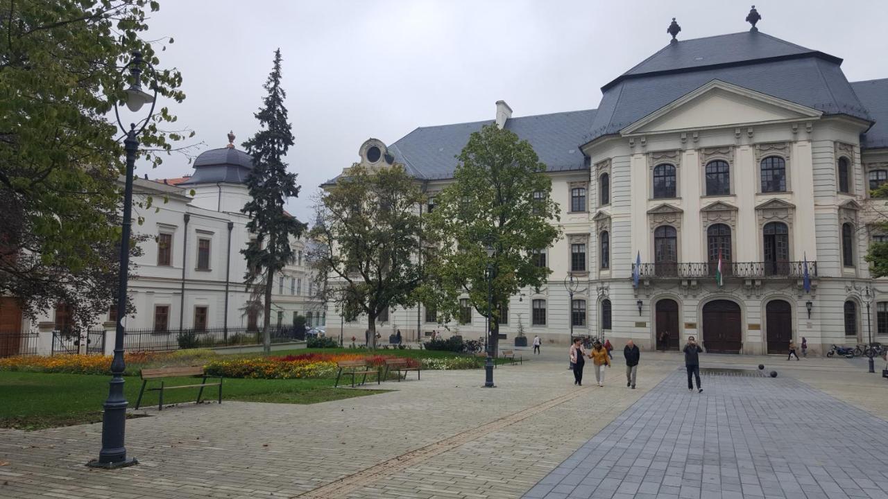 Апартаменты Eger Napsugar Экстерьер фото